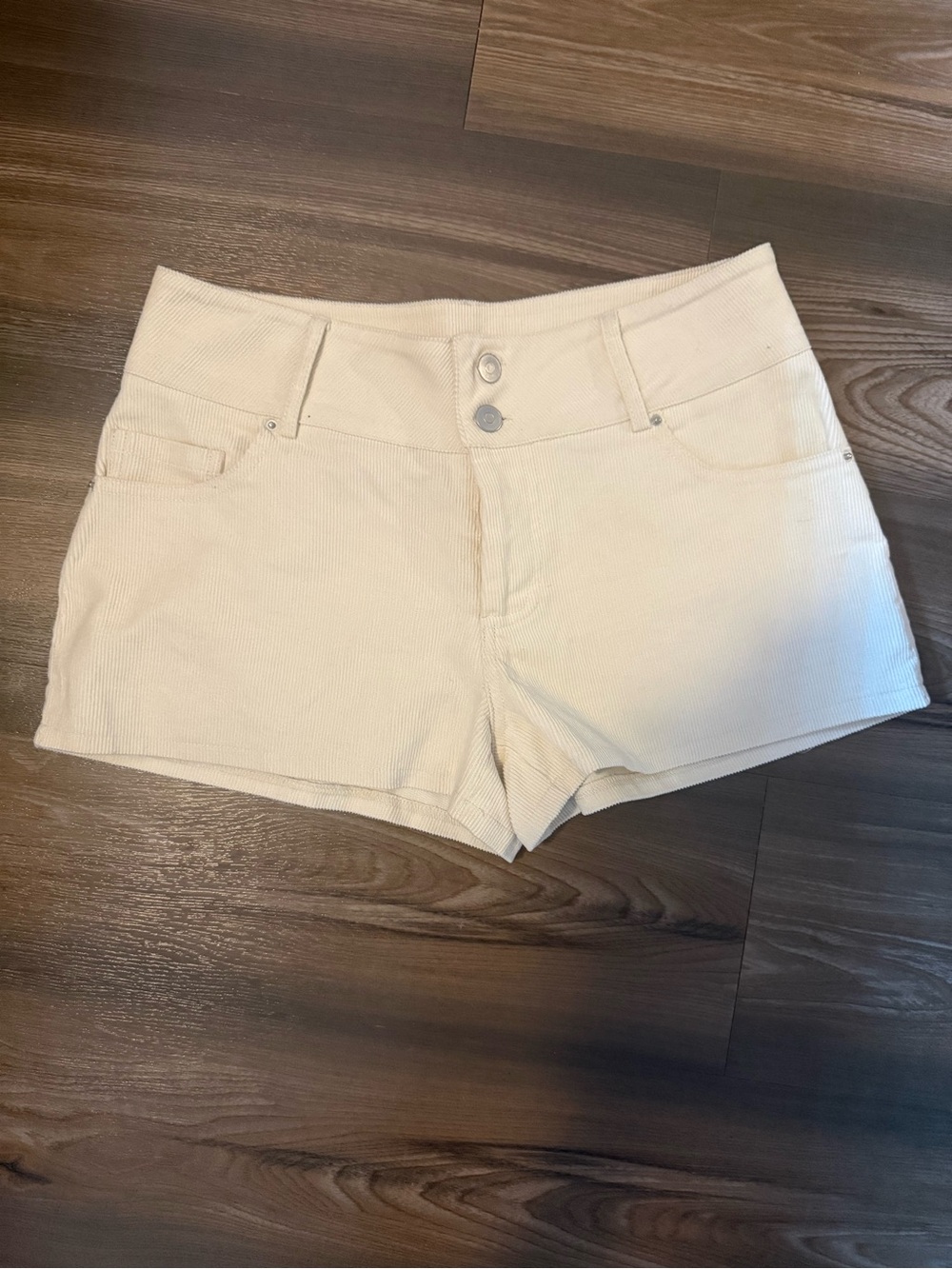 Forever 21 cream mid rise shorts